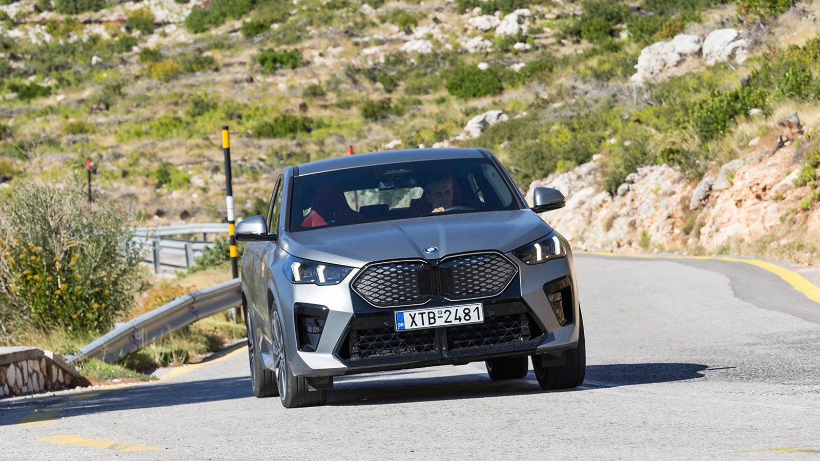 Bmw X2. Τι βαθμό παίρνει σε κατανάλωση, χώρους, επιδόσεις, εγγυήσεις.